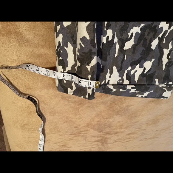 Koala Kansas grey camo tote - Picture 3 of 3